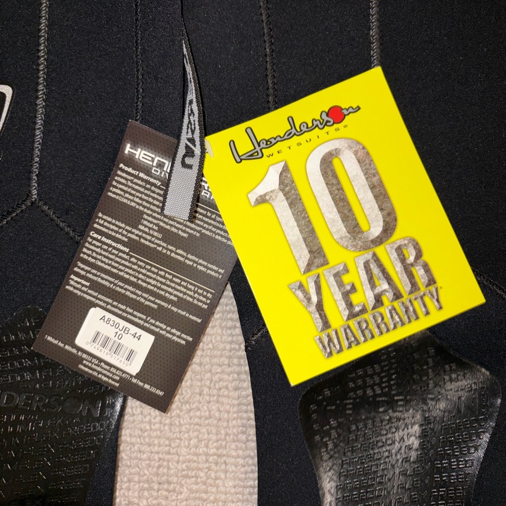 Henderson Kids Black & Blue Wetsuit Size 10 - Picture 3 of 5